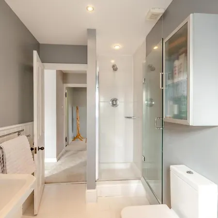 4 Bed In Oc-t36014 * Naburn