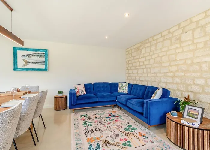 4 Bed In Oc-t36014 * Naburn