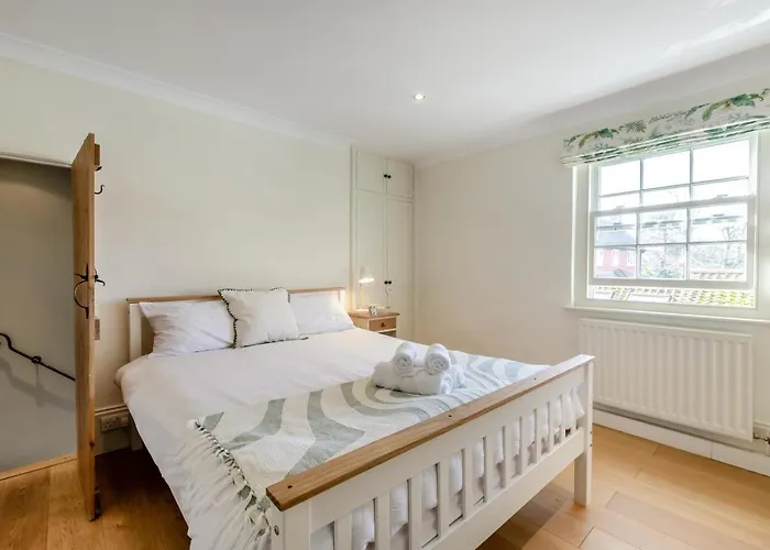 4 Bed In Oc-t36014 * Naburn