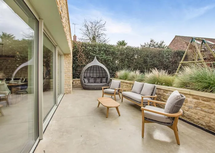 4 Bed In Oc-t36014 Naburn