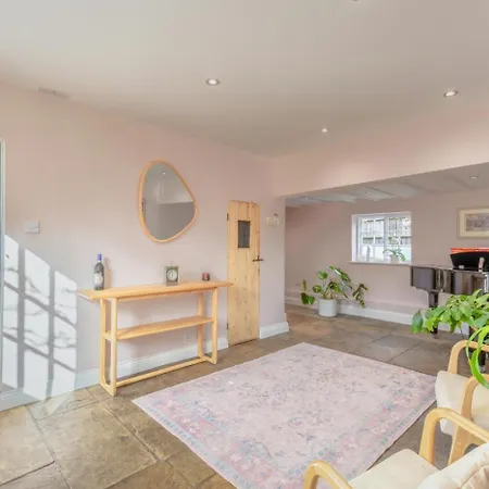 4 Bed In Oc-t36014 * Naburn