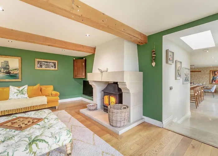 4 Bed In Oc-t36014 Naburn