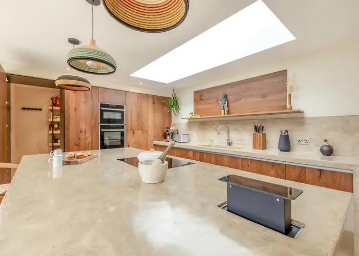 4 Bed In Oc-t36014 *