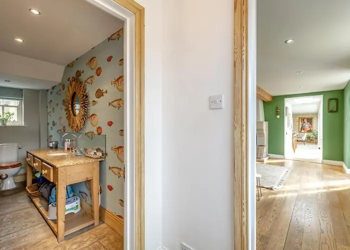 4 Bed In Oc-t36014 * Naburn