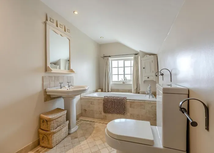 4 Bed In Oc-t36014 * Naburn