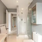 4 Bed In Oc-t36014 * Naburn